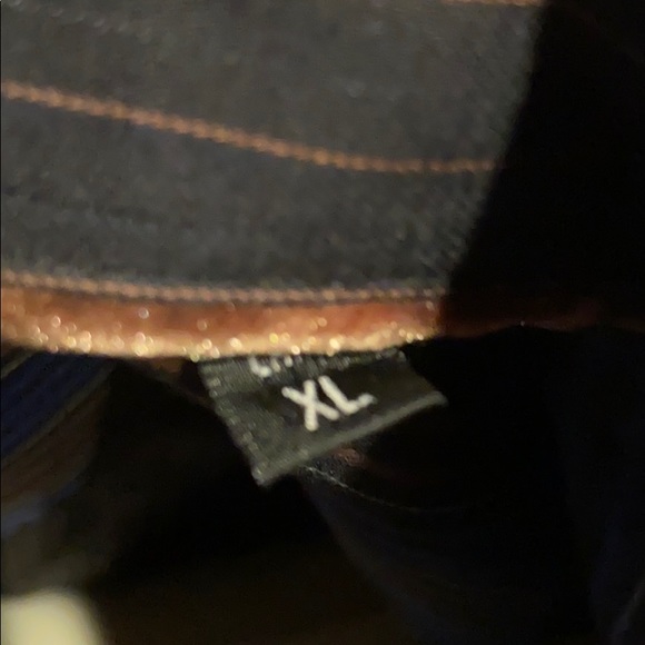 BUGATCHI button down size xl excellent condition - Picture 3 of 4